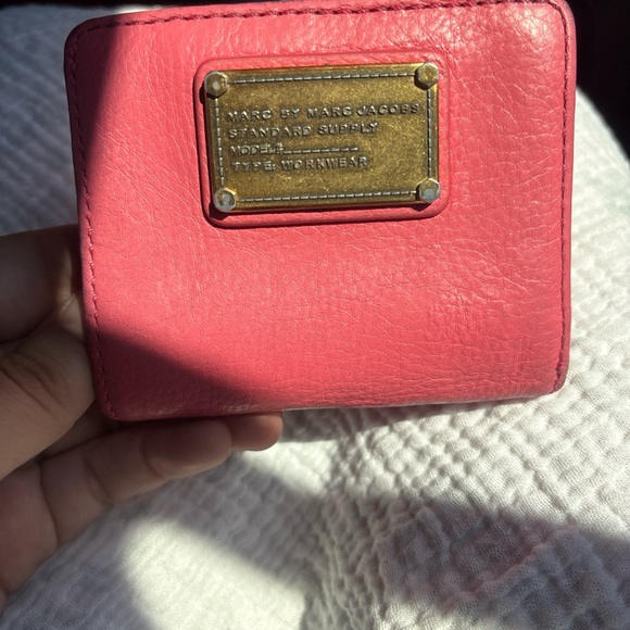 Marc by Marc Jacobs Coral Leather Wallet - Picture 1 of 3